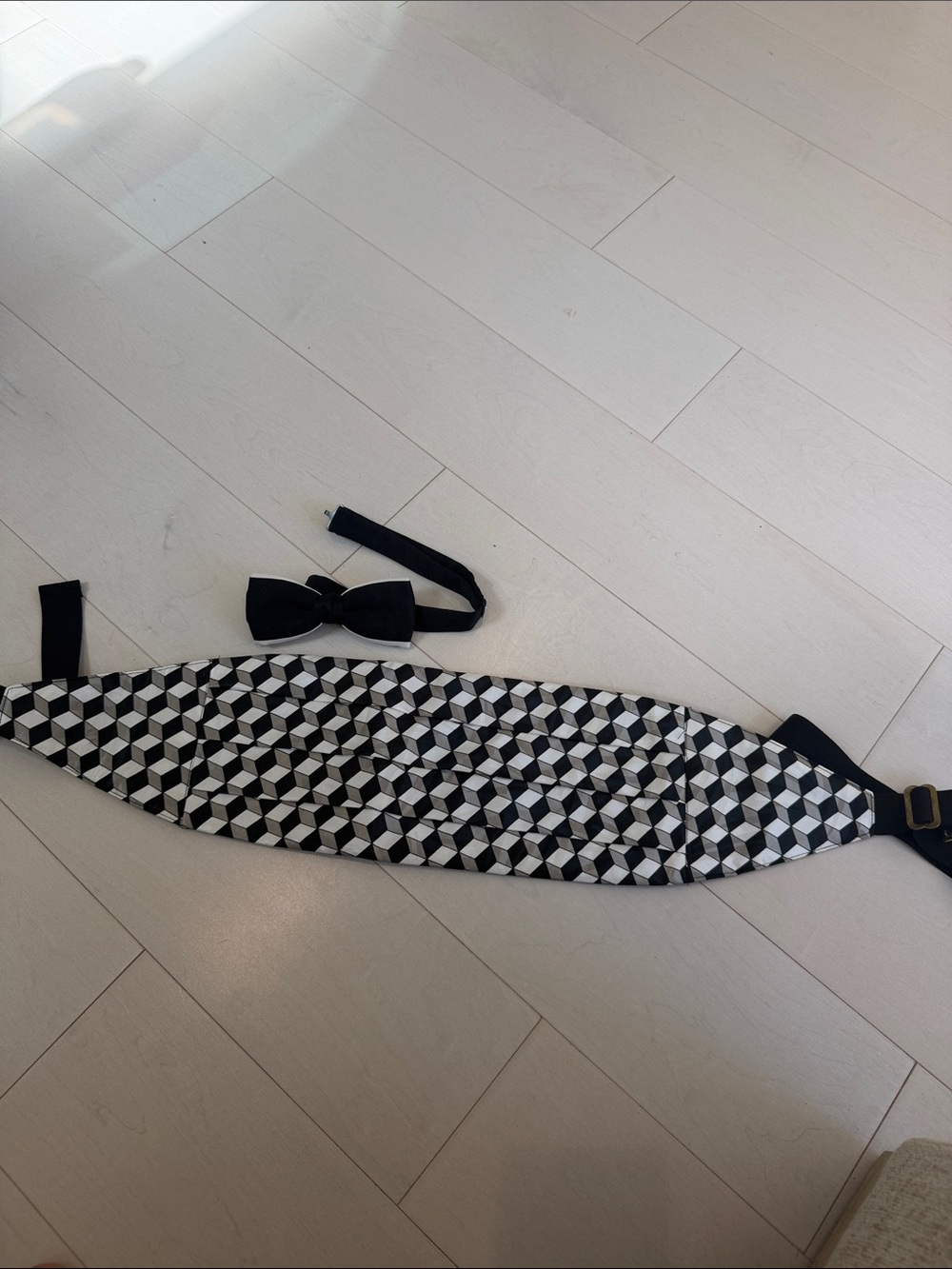 Michael Brandon Black & White Geometric Cummerbund and Bow Tie Set